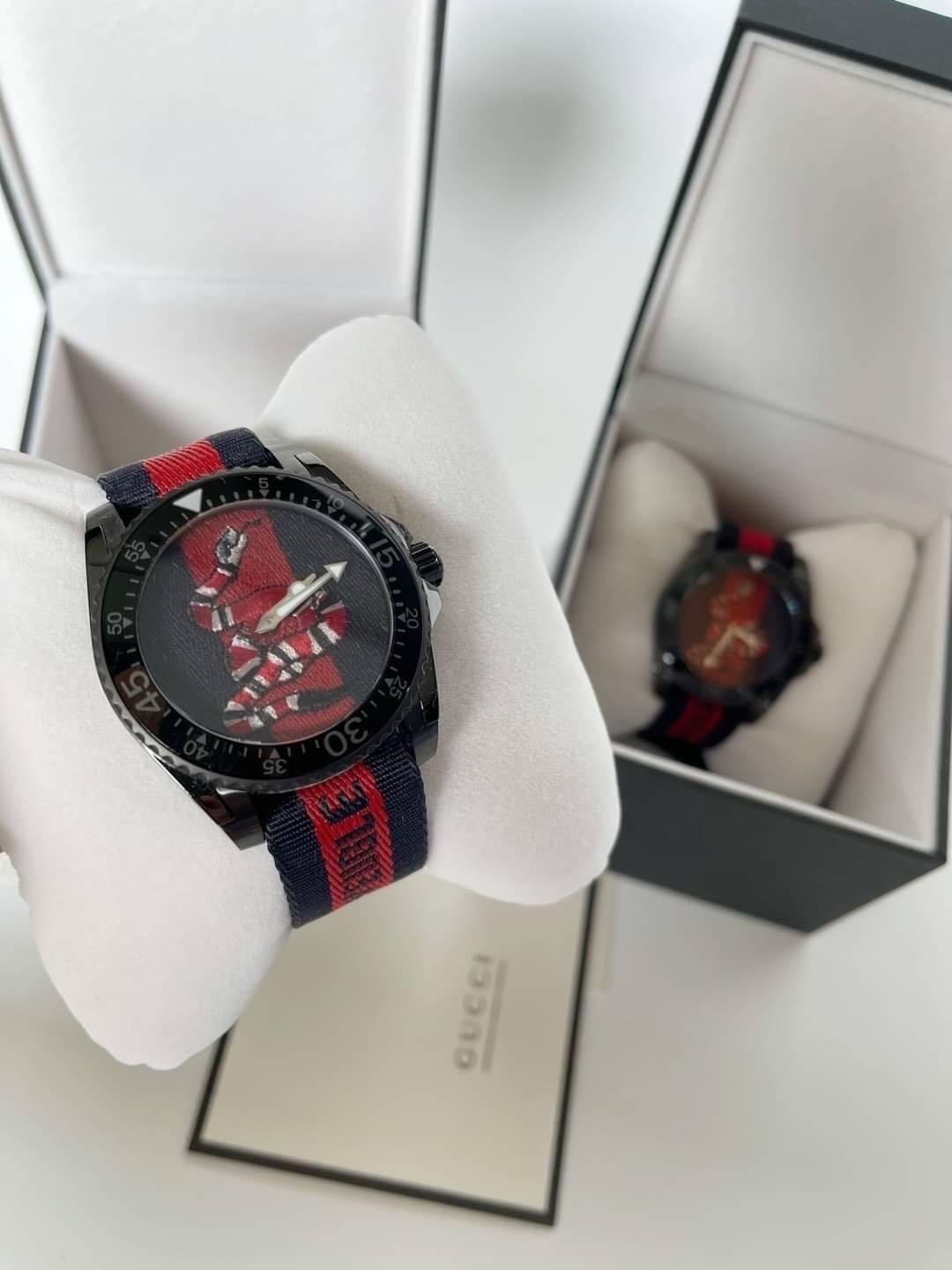 GUCCI Dive YA136214 Montre Pour Homme